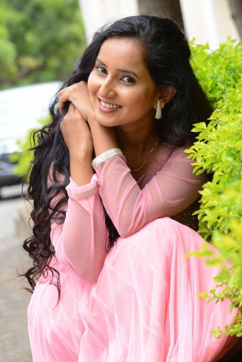 Telugu Actress Ishika Singh Latest Stills