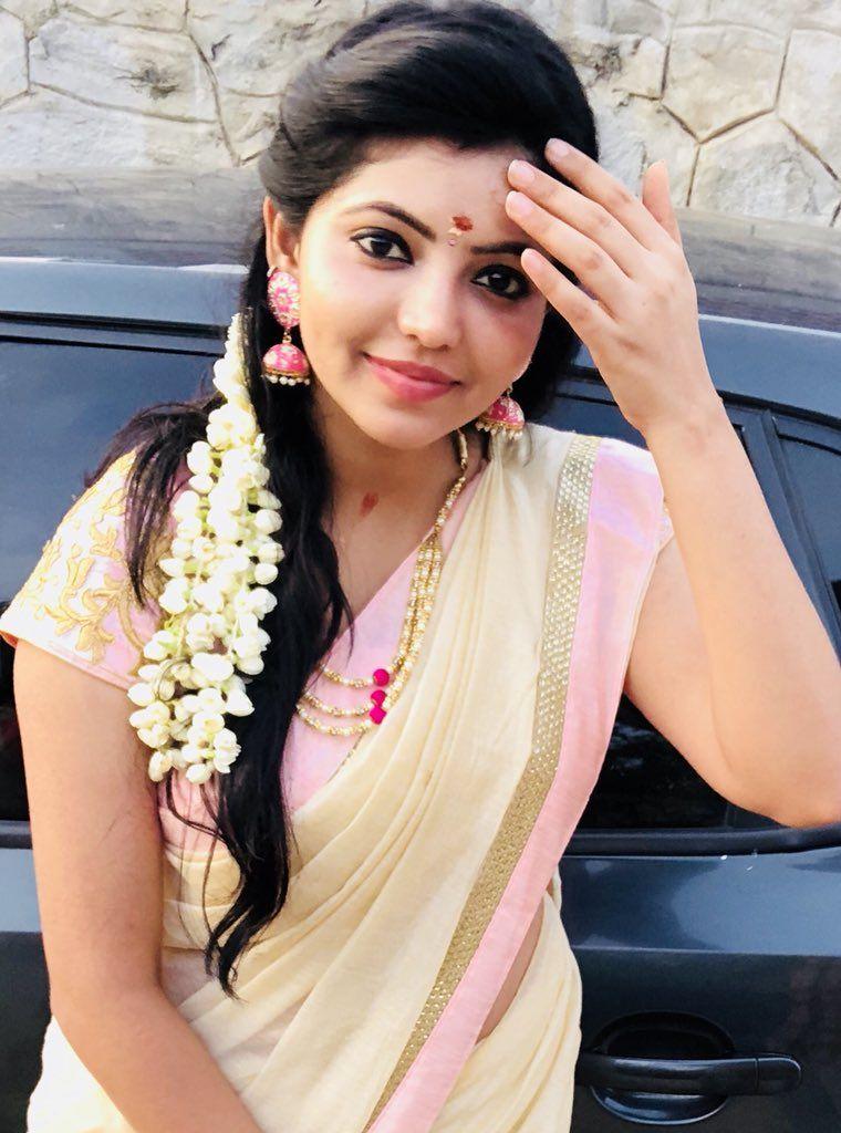 Traditional Looks of Athulya Ravi Latest Snaps