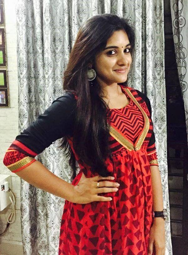 UNSEEN Private Pics of Niveda Thomas