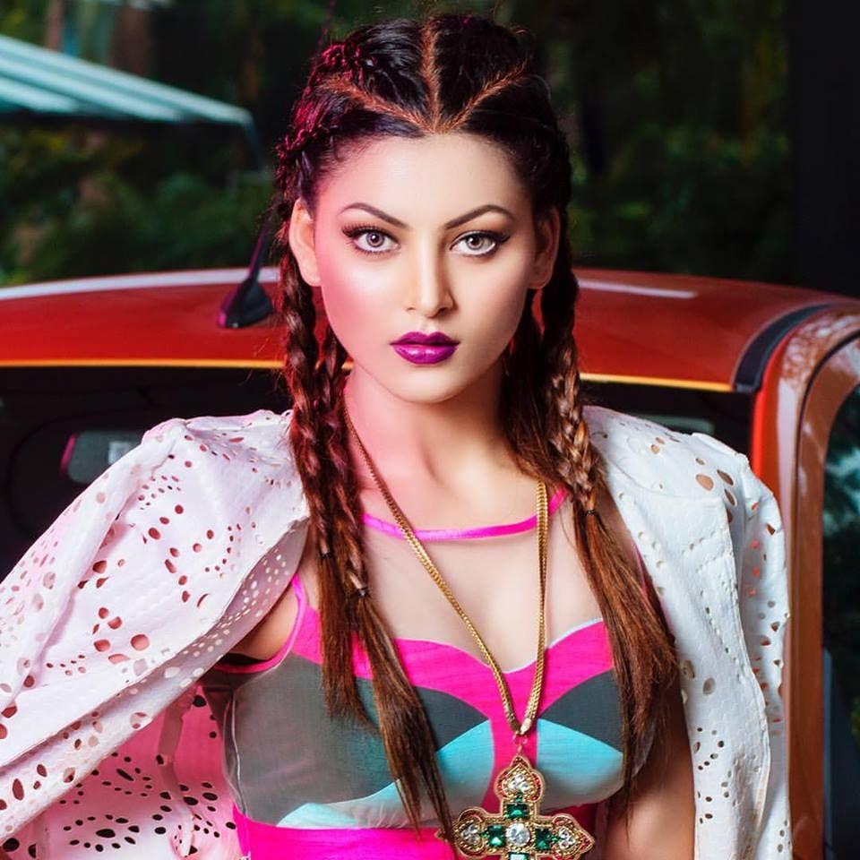 Urvashi Rautela: 50 best looking hot & beautiful HD Photos