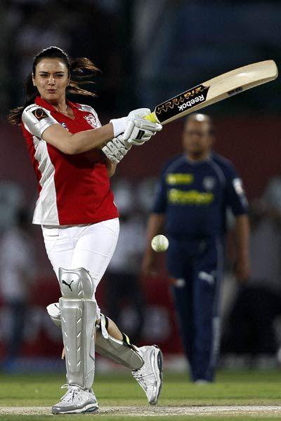 Actress Playing Cricket Photos