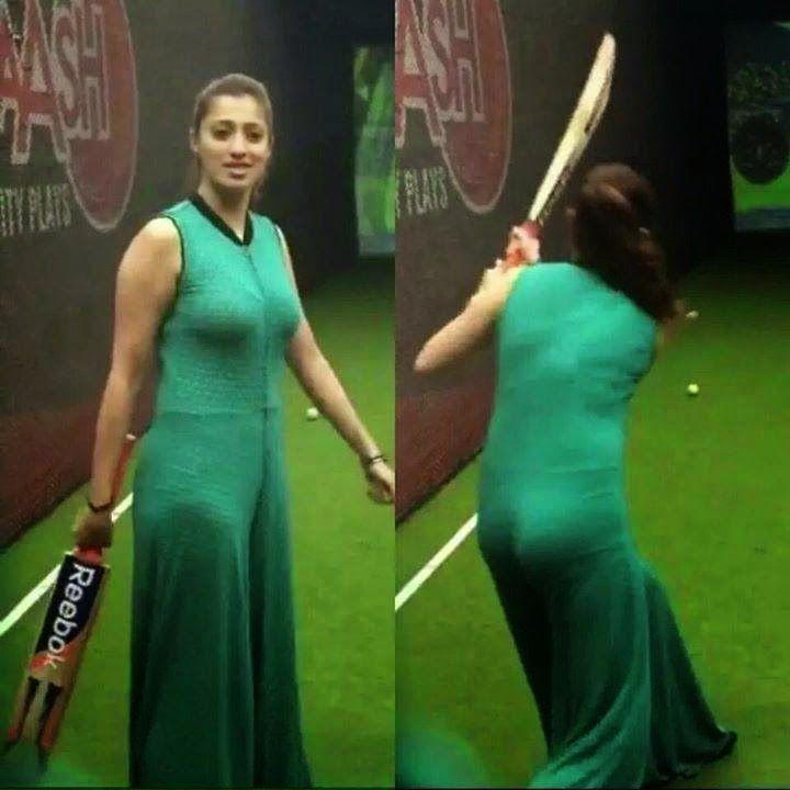 Actress Playing Cricket Photos