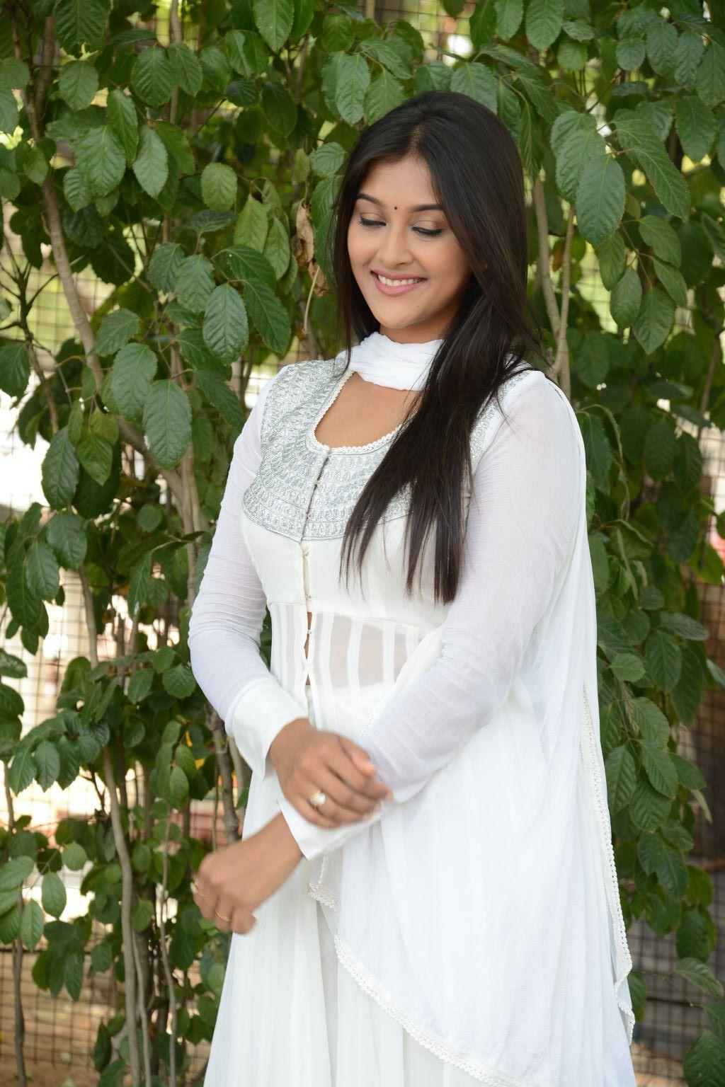 Actress Pooja Jhaveri Latest Stills