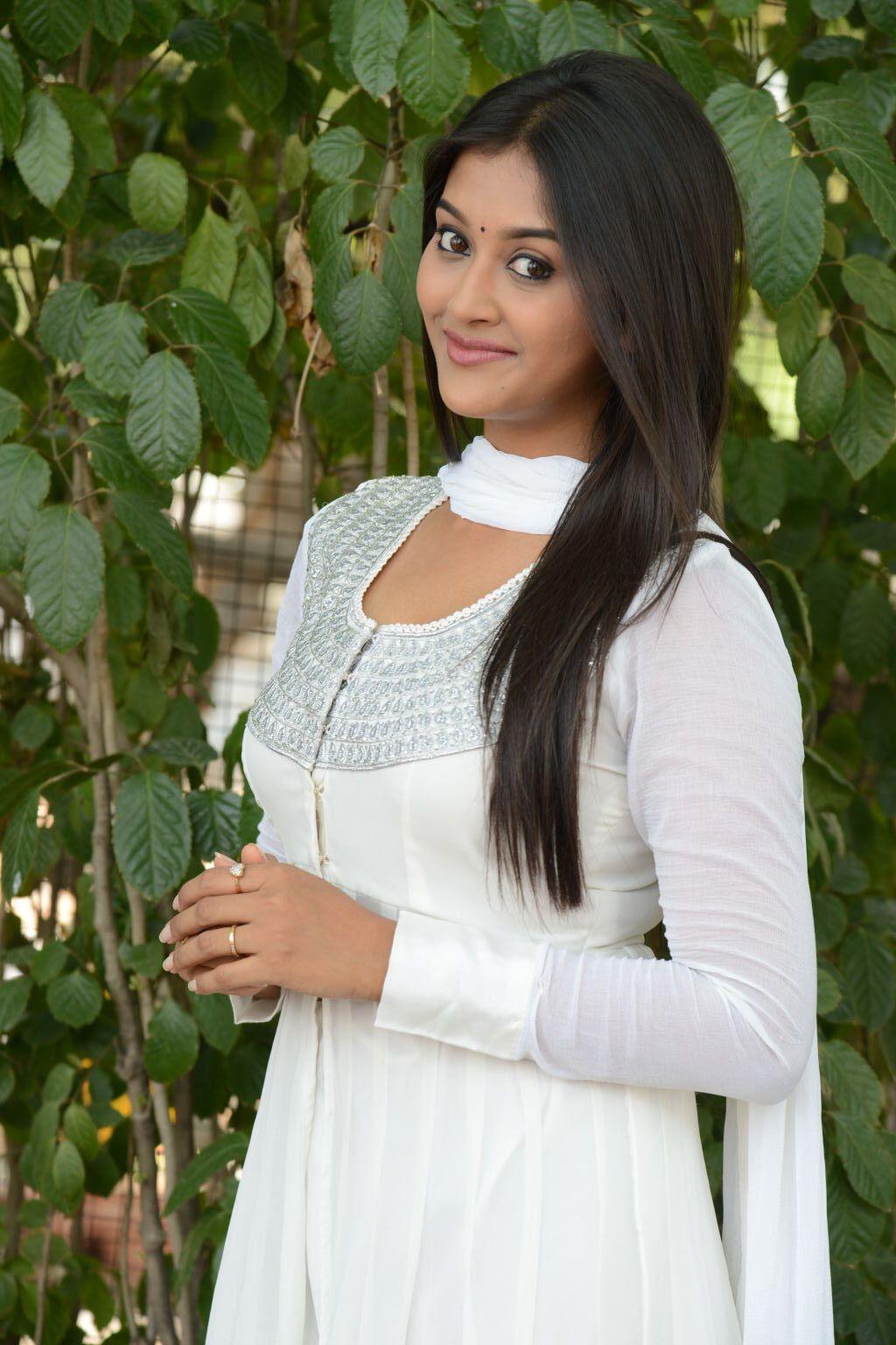 Actress Pooja Jhaveri Latest Stills