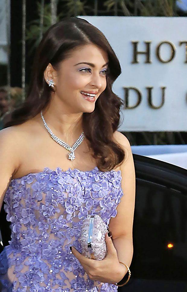 Aishwarya Rai Cleavage Stills