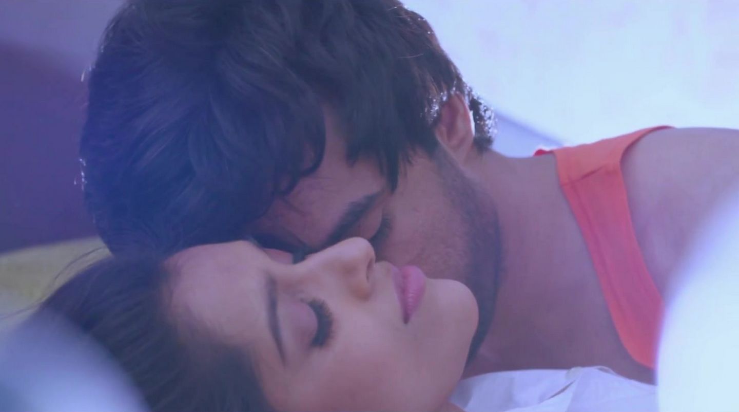 Anchor Reshmi Sex - Anchor Rashmi Hot Photos in Guntur Talkies Movie