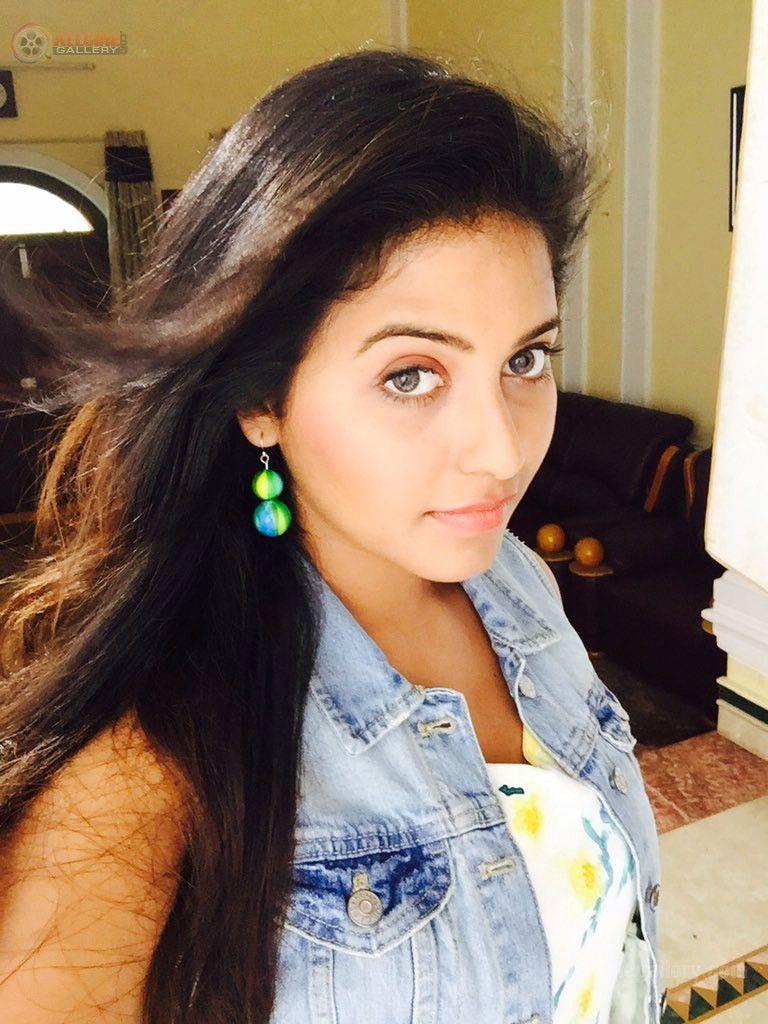 Anjali Unseen Selfie Pics