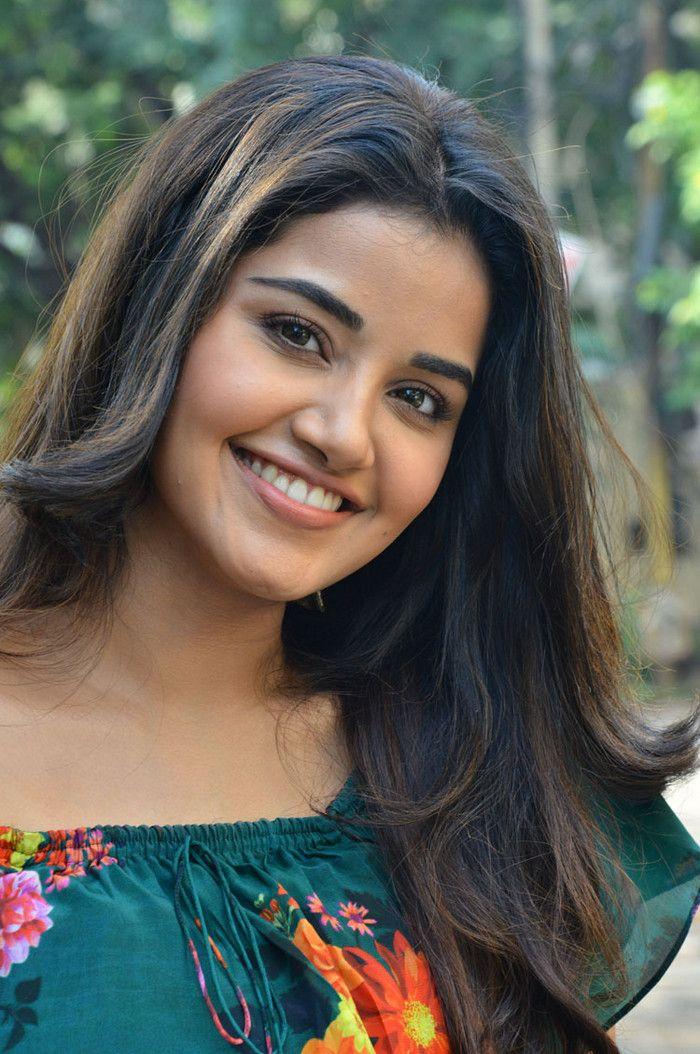 Anupama Parameswaran New Photos