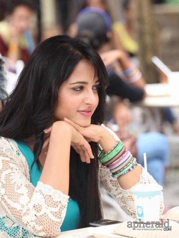 Anushka Shetty Glamour Stills