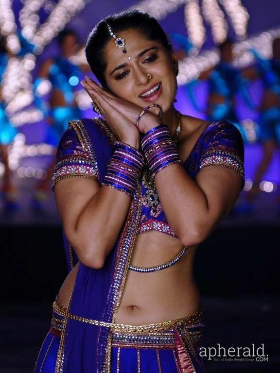 Anushka Shetty Glamour Stills