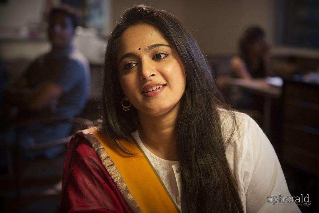 Anushka Shetty Glamour Stills