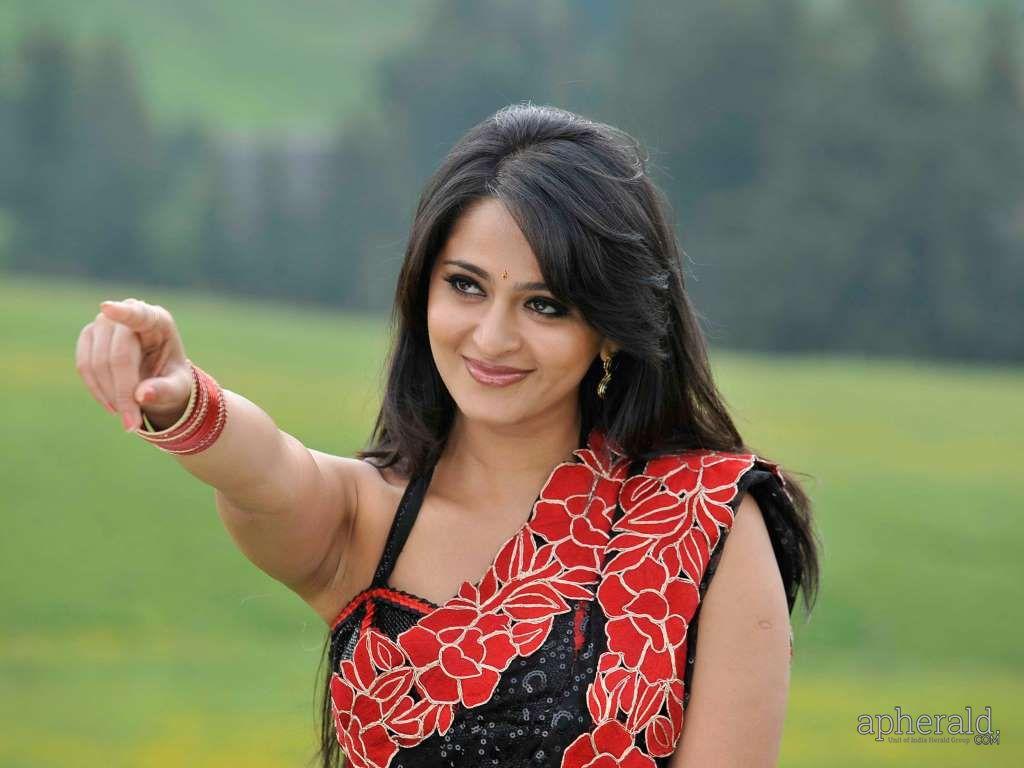 Anushka Shetty Glamour Stills