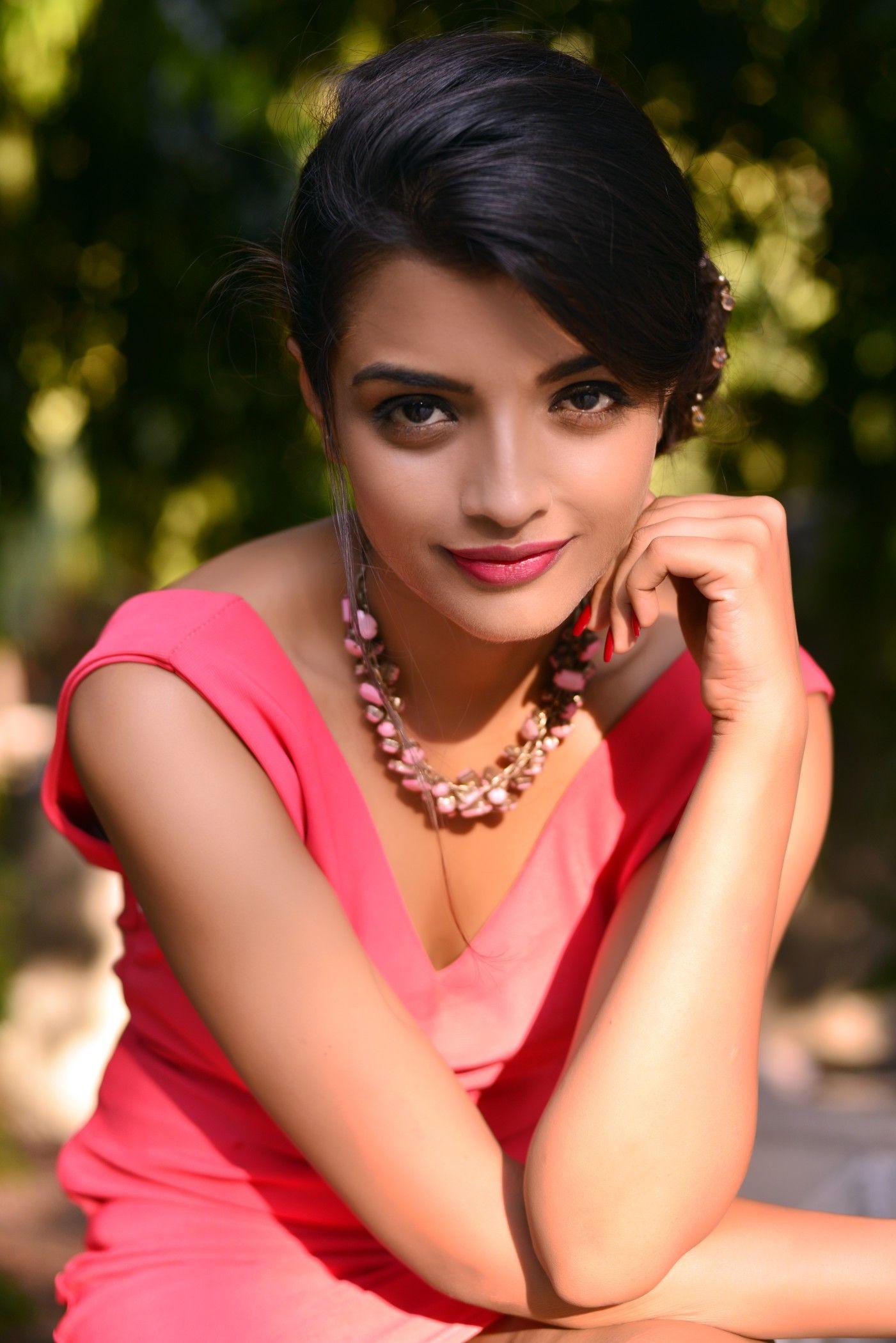 Ashna Zaveri Stills