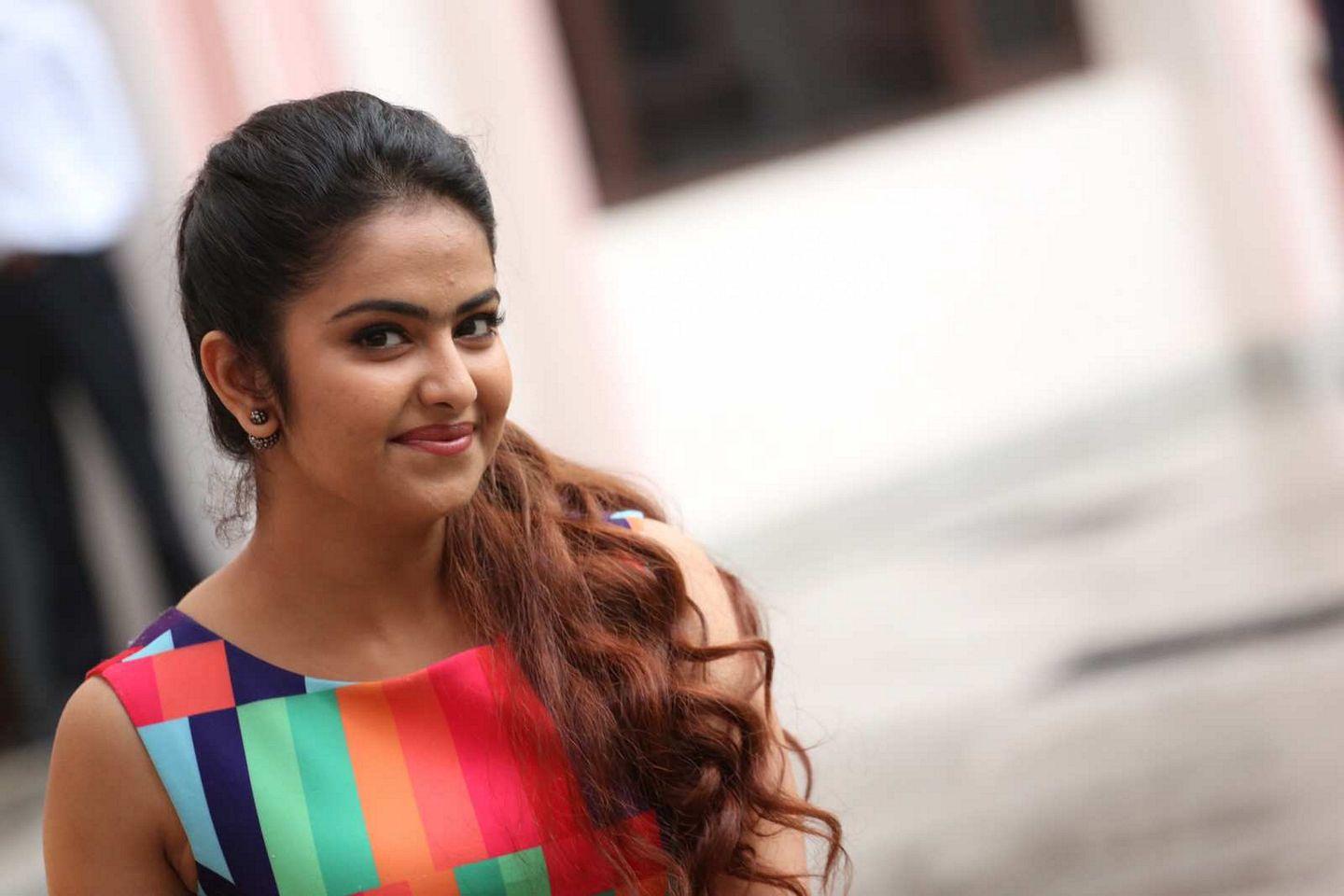 Avika Gor Sexy Pics