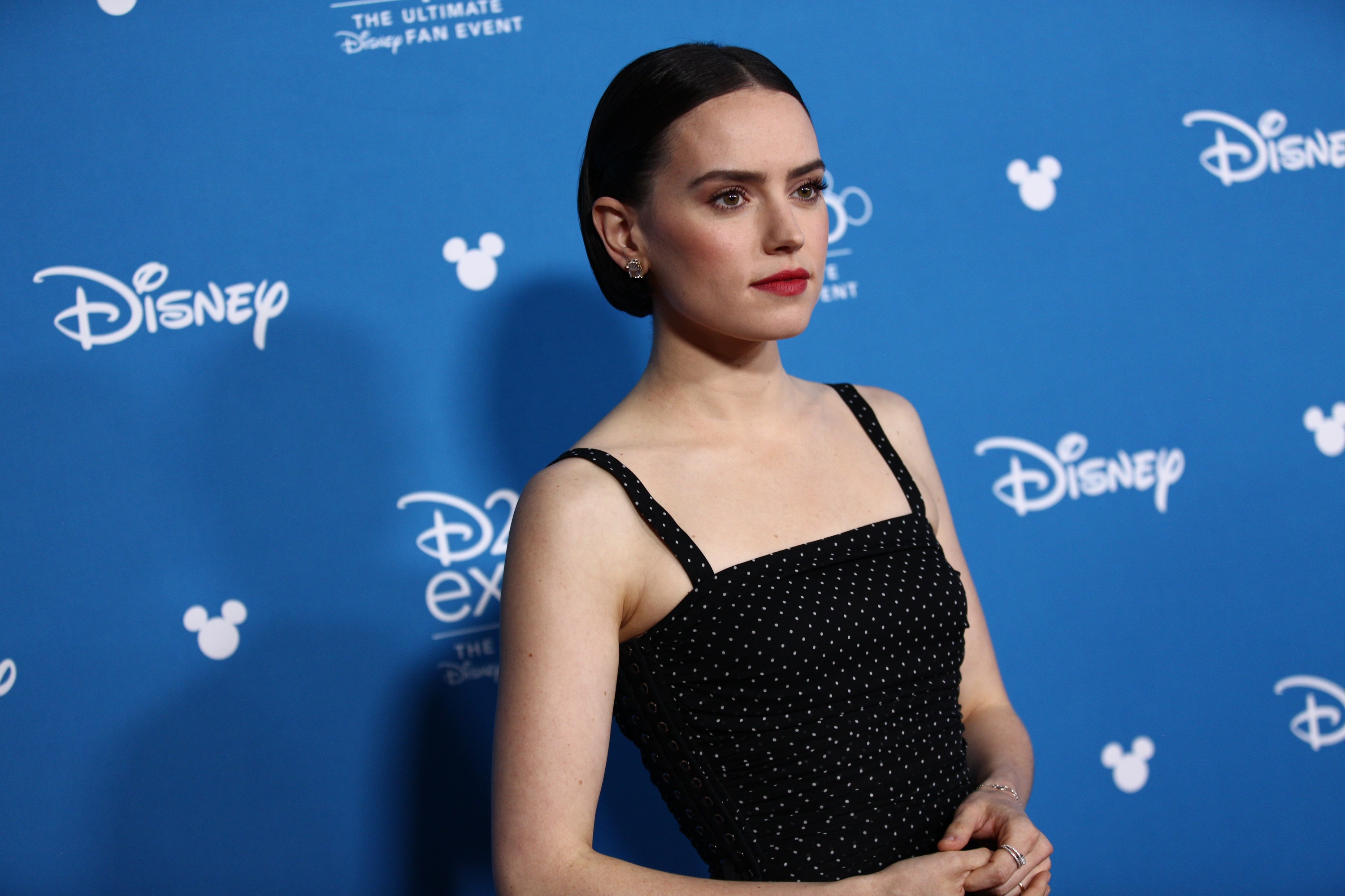 Daisy Ridley At D23 Disney Expo Legends Event Set 2