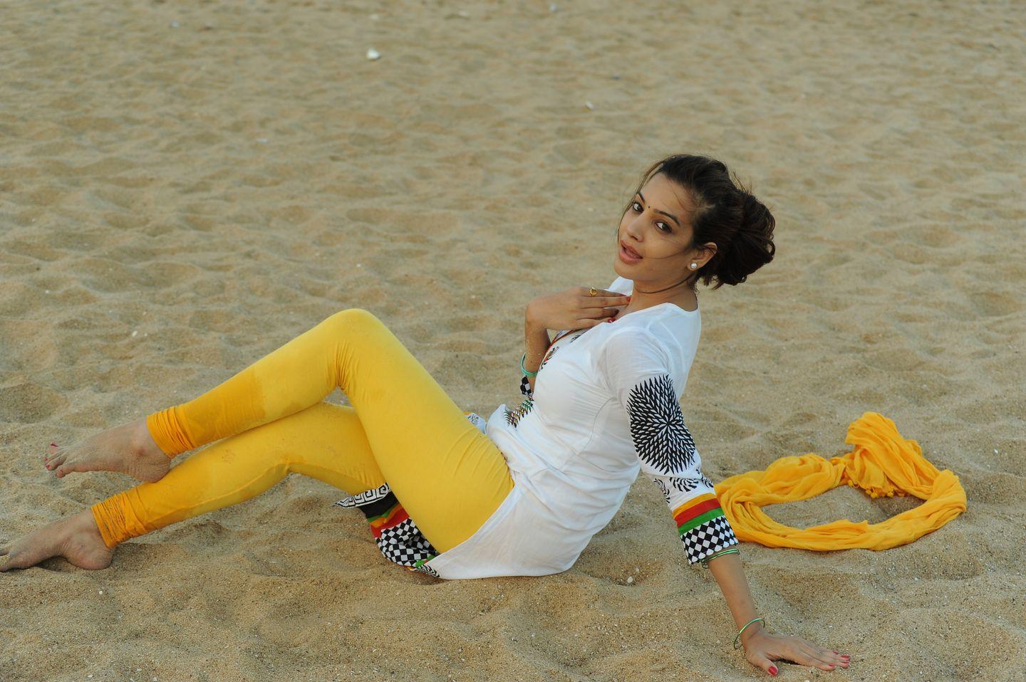 Diksha Panth Latest Pics