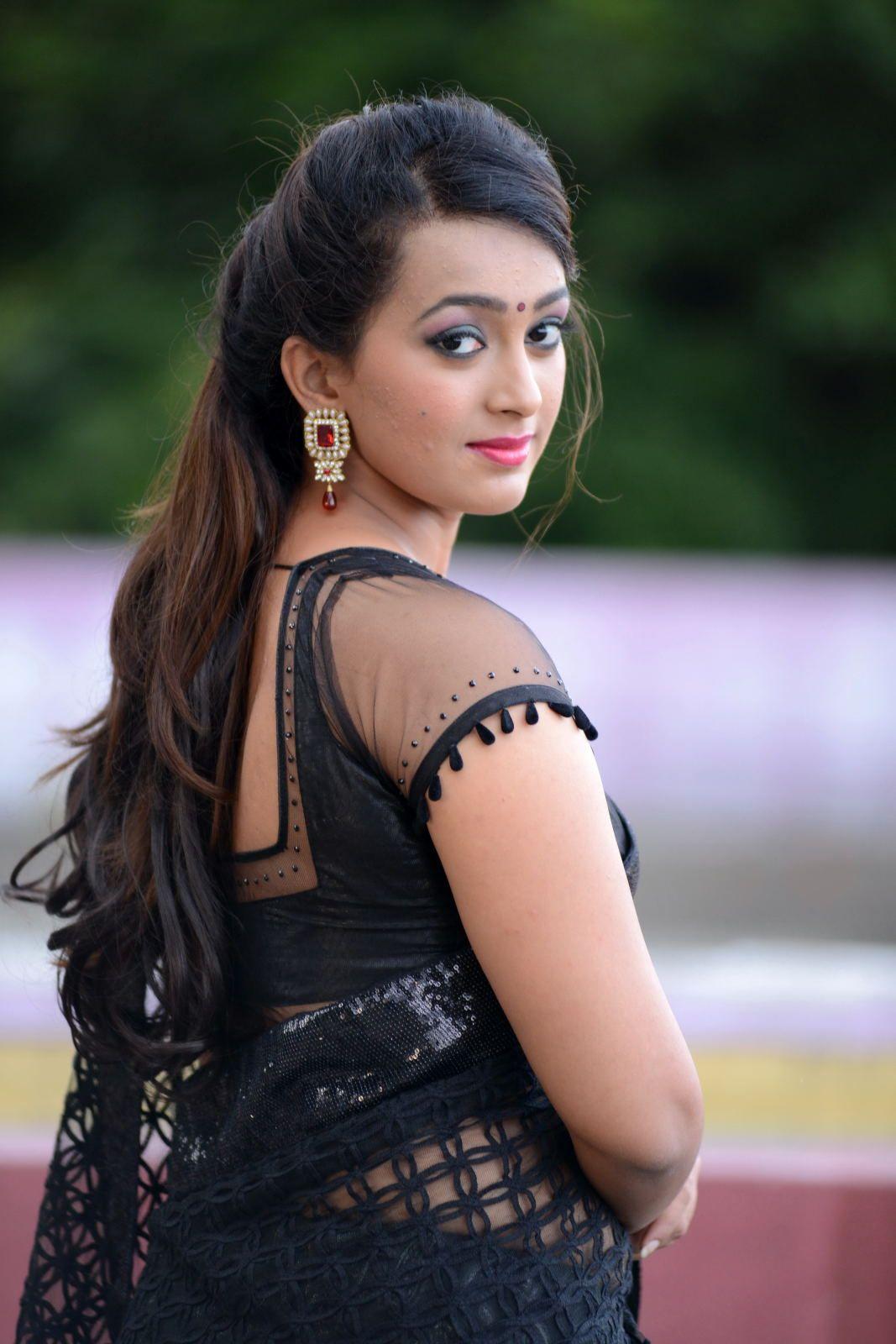 Ester Noronha Latest Pics