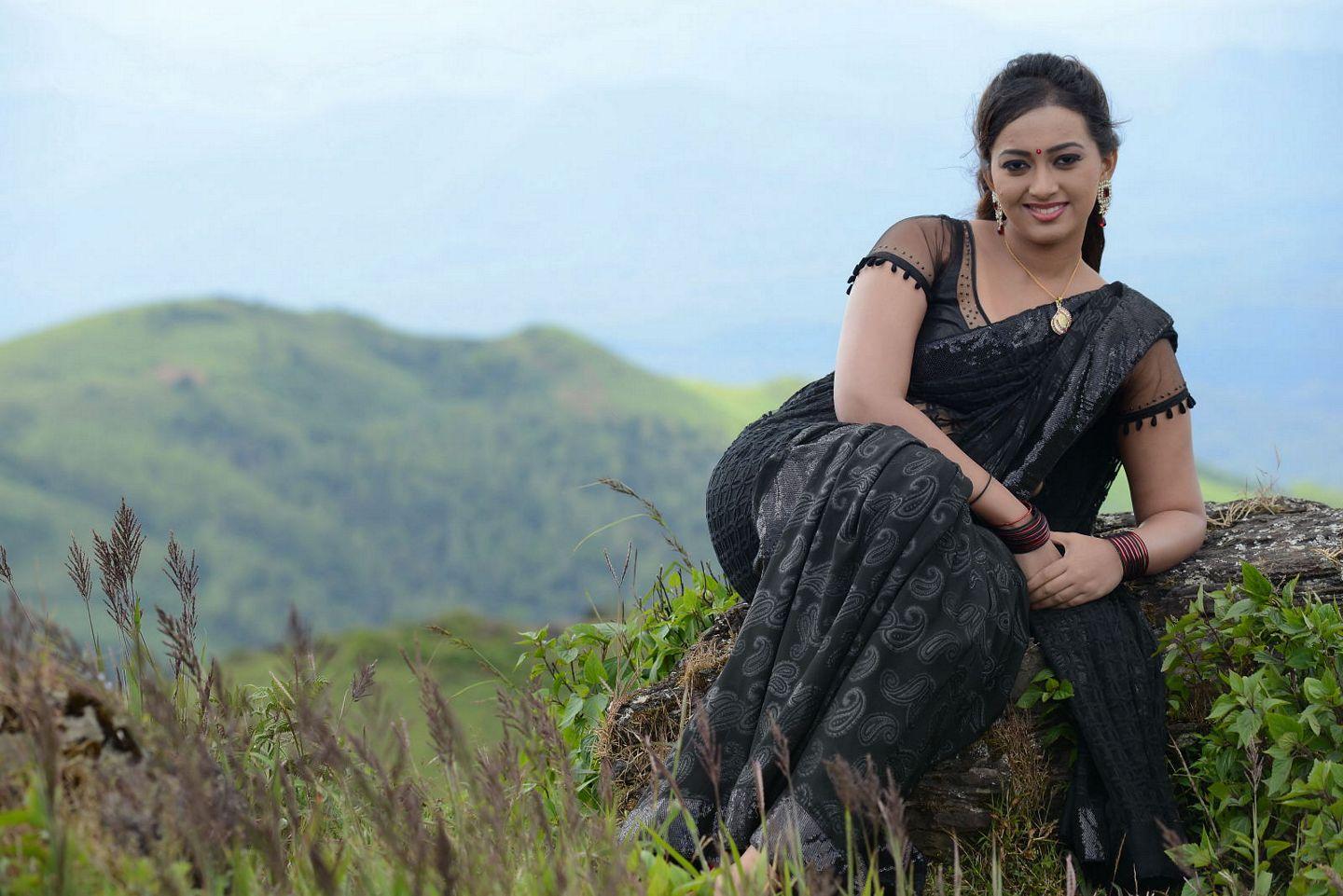 Ester Noronha Latest Pics