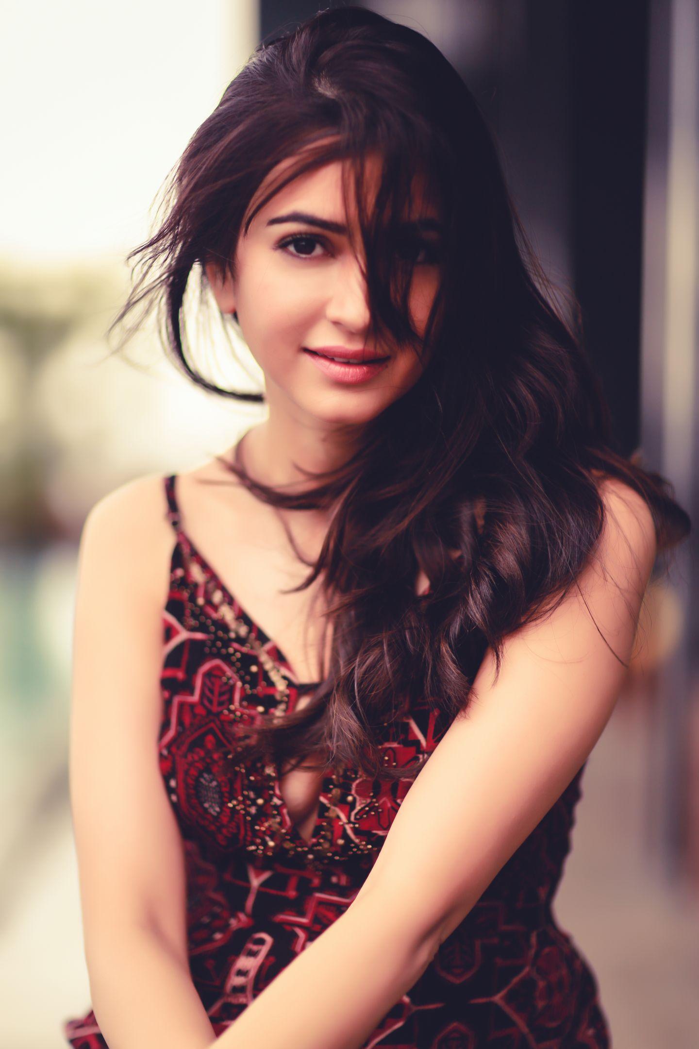 Kriti Kharbanda Latest PhotoShoot