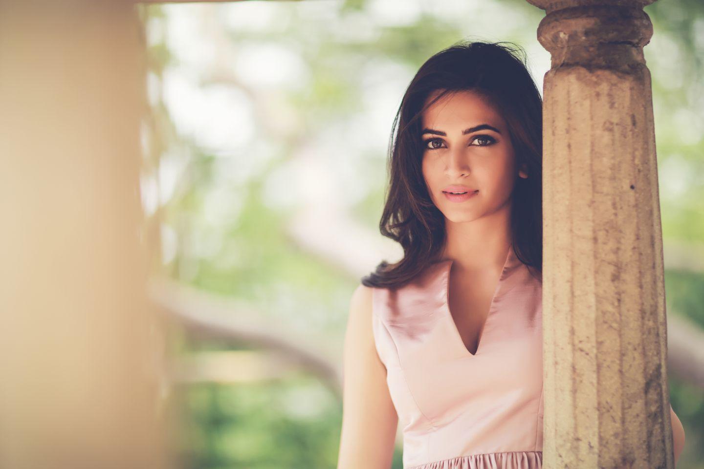 Kriti Kharbanda Latest PhotoShoot