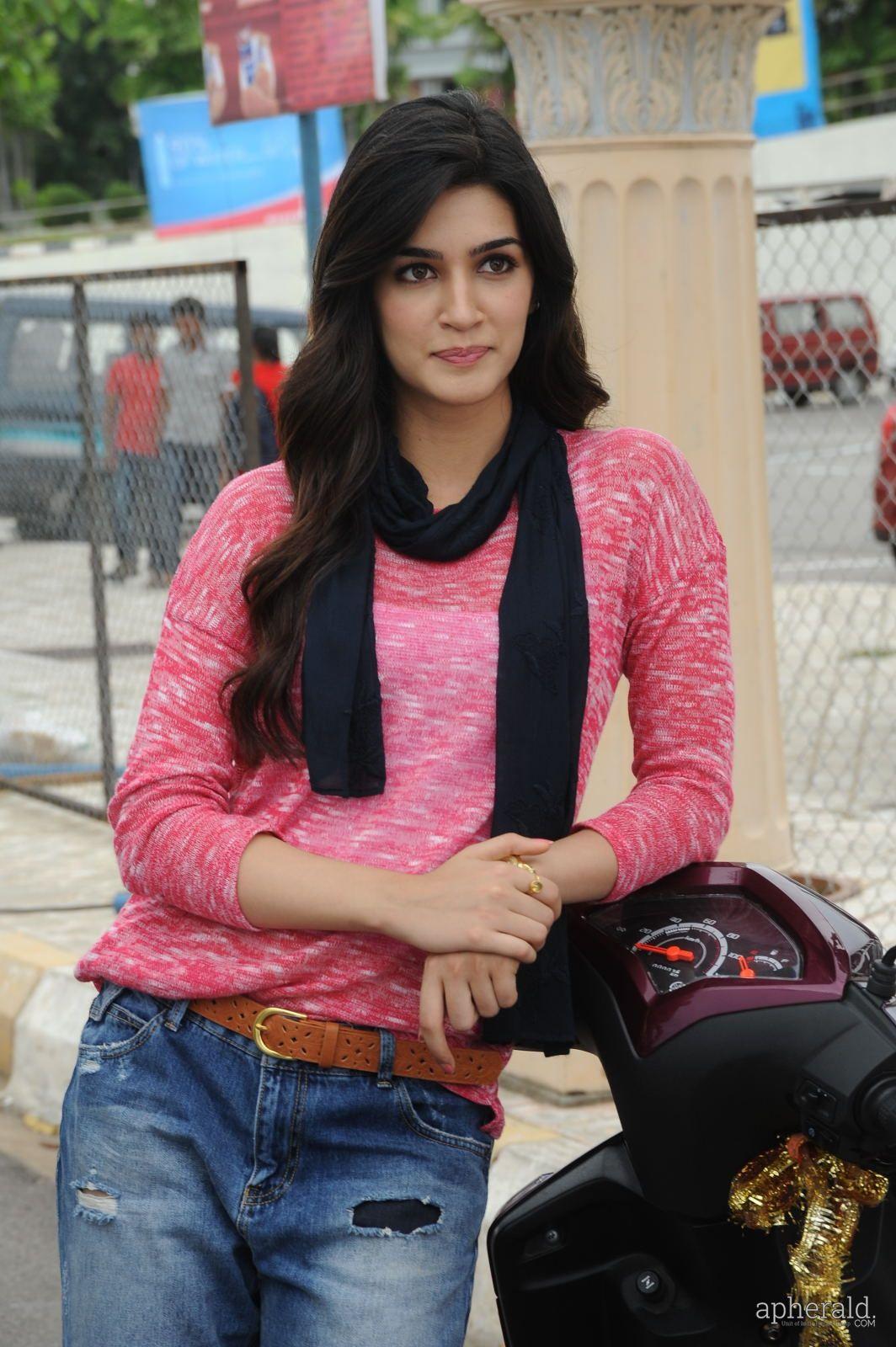 Kriti Sanon Beautiful Pics