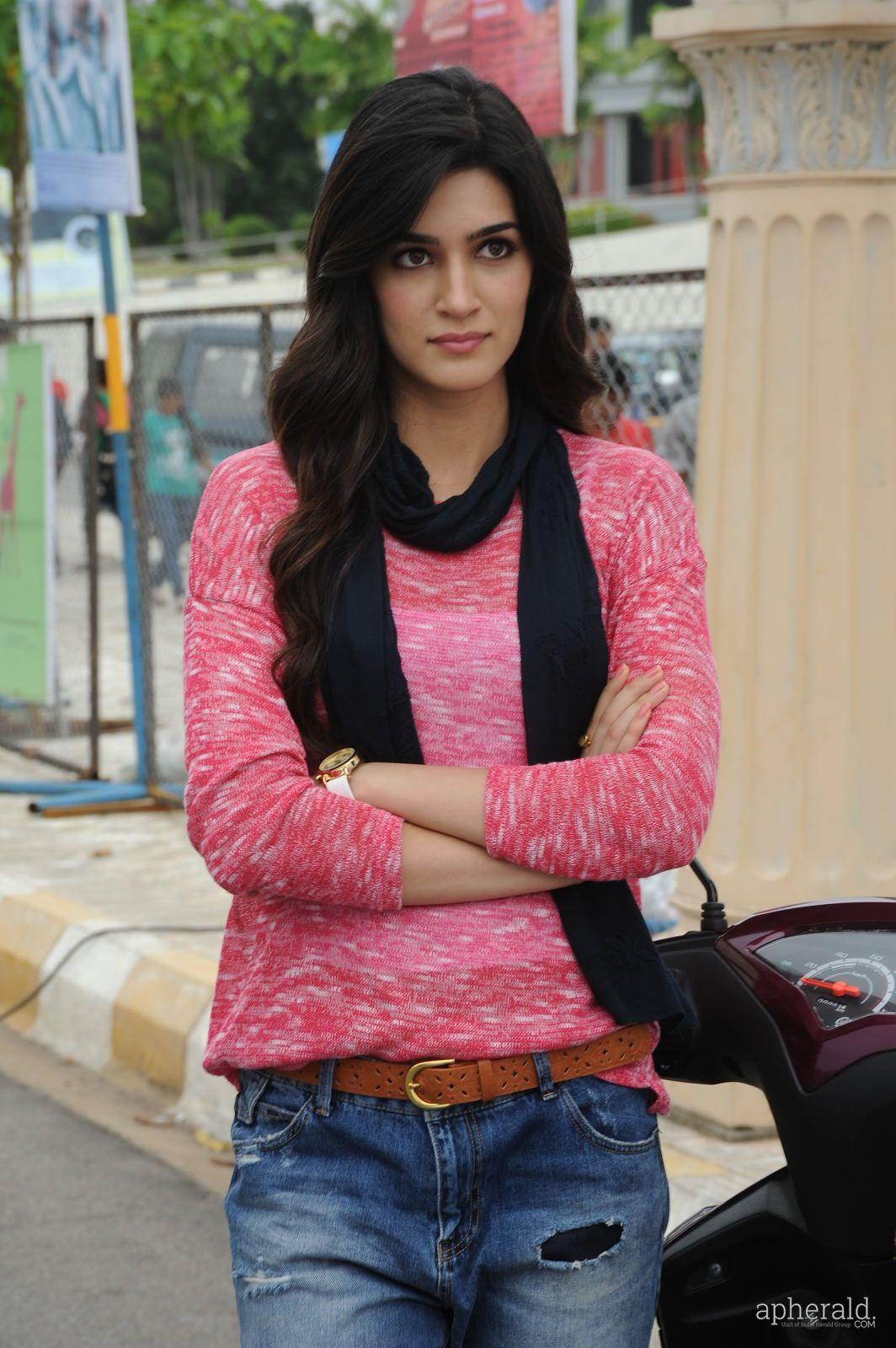 Kriti Sanon Beautiful Pics