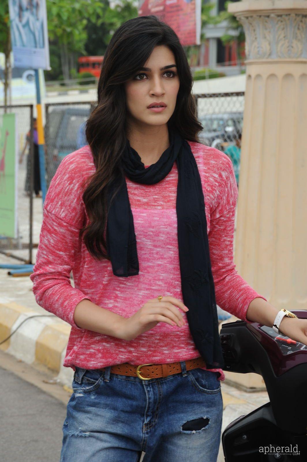 Kriti Sanon Beautiful Pics