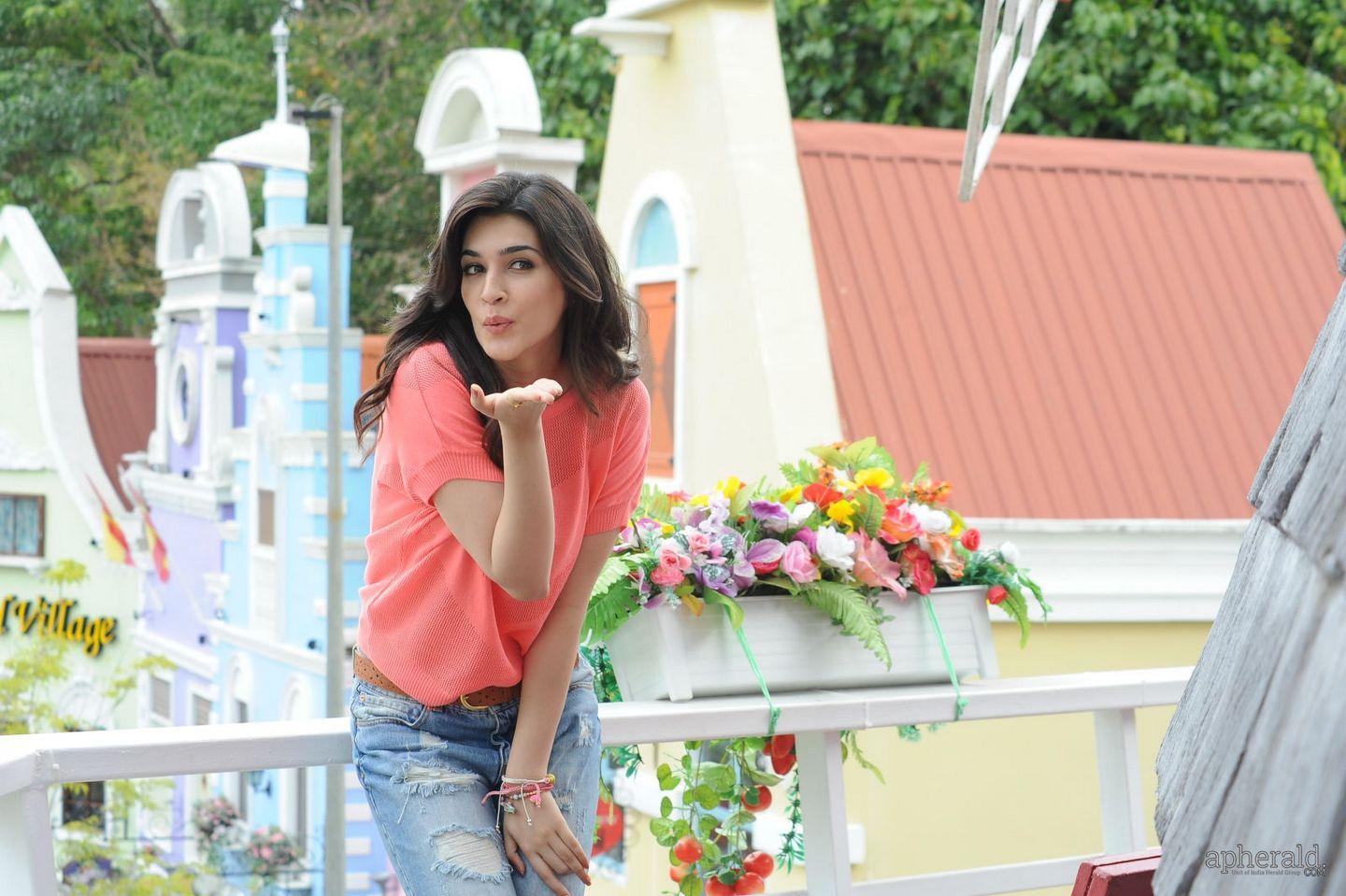 Kriti Sanon Beautiful Pics