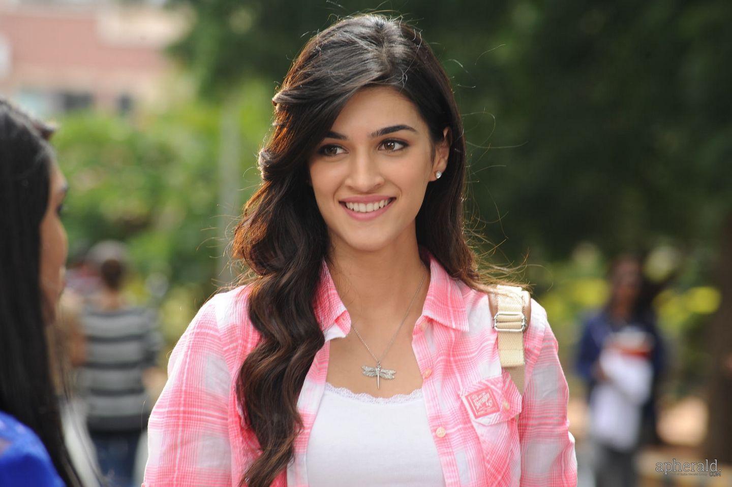 Kriti Sanon Beautiful Pics