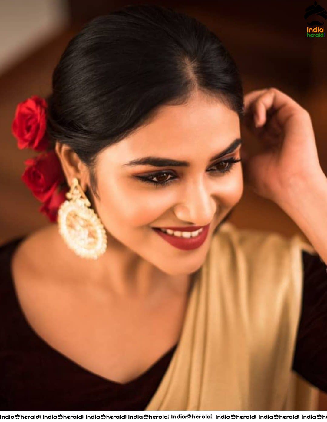 Latest Tempting Photoshoot Of Bigil Babe Indhuja