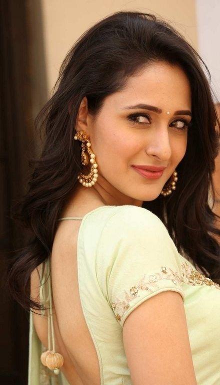 Pragya Jaiswal New Pics