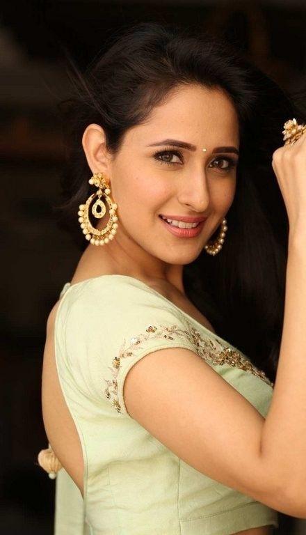 Pragya Jaiswal New Pics