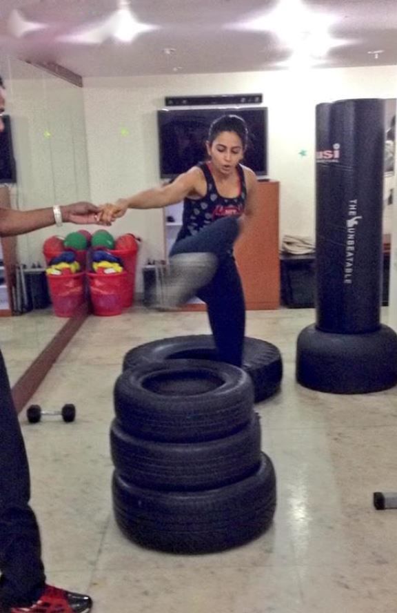 Rakul Preet Singh Workouts In Gym Pics