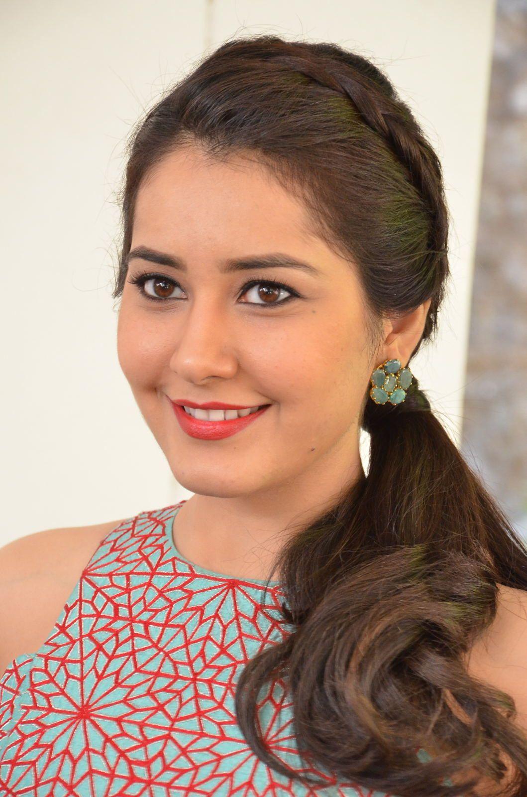 Rashi Khanna New Cute Pics