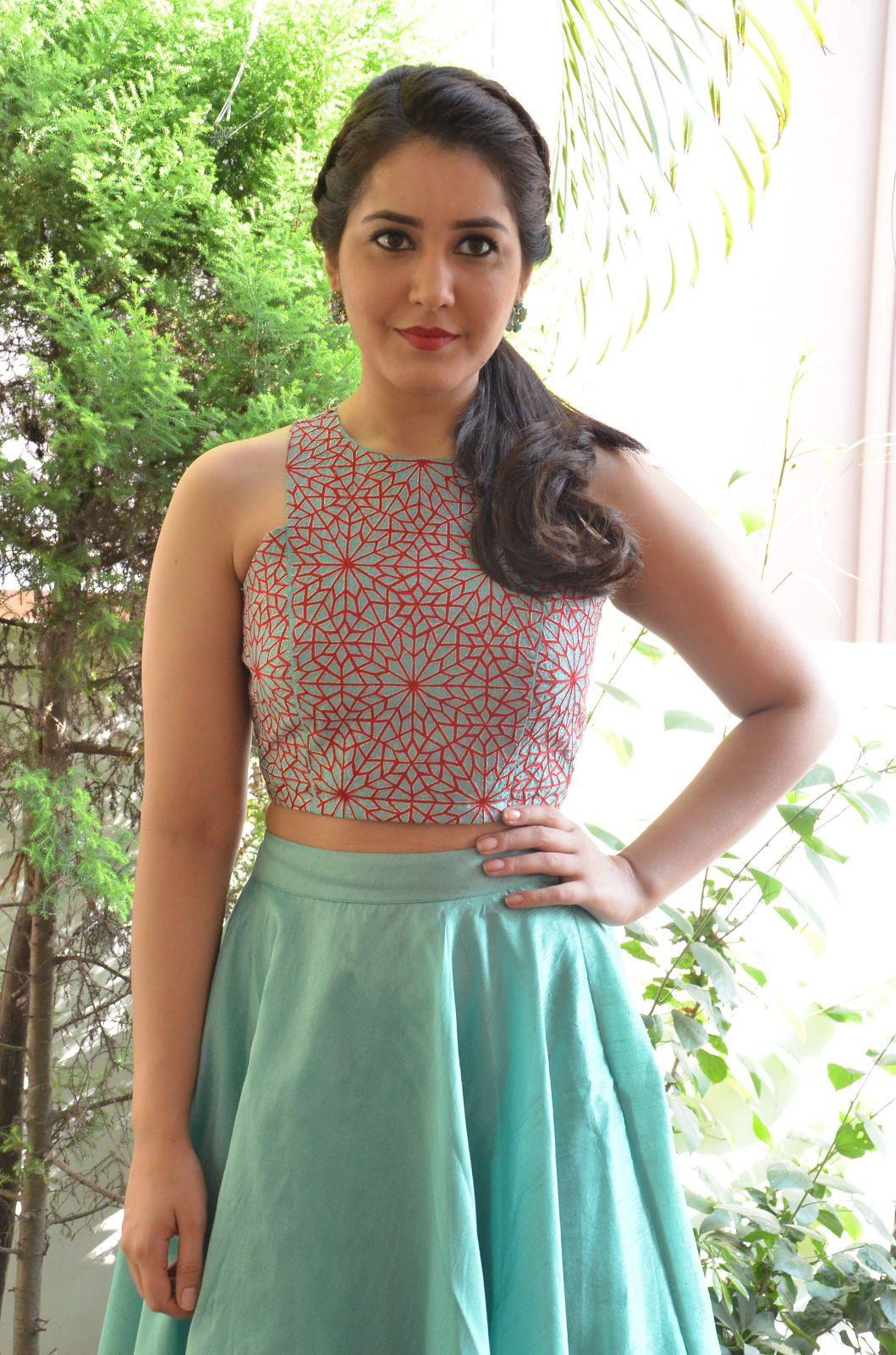 Rashi Khanna New Cute Pics