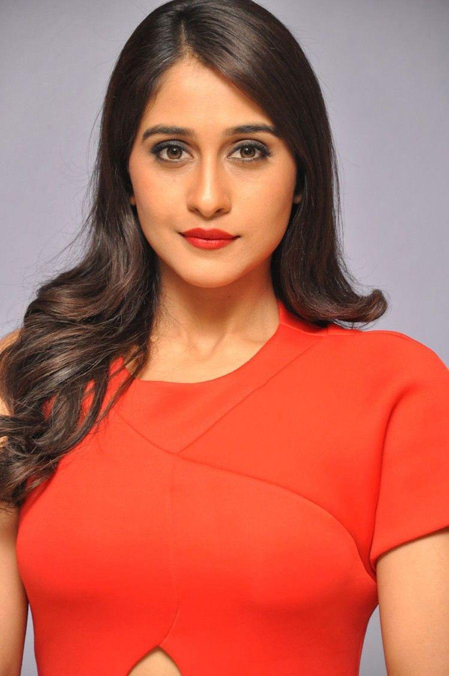 Regina Cassandra Cute Latest Pics