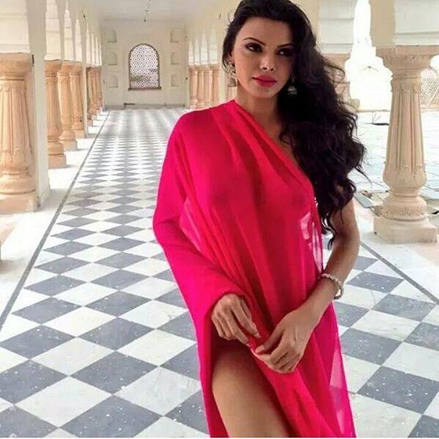 Sherlyn Chopra Unseen Hot Pics