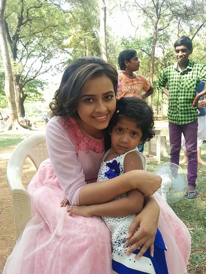 Sri Divya beautiful photos