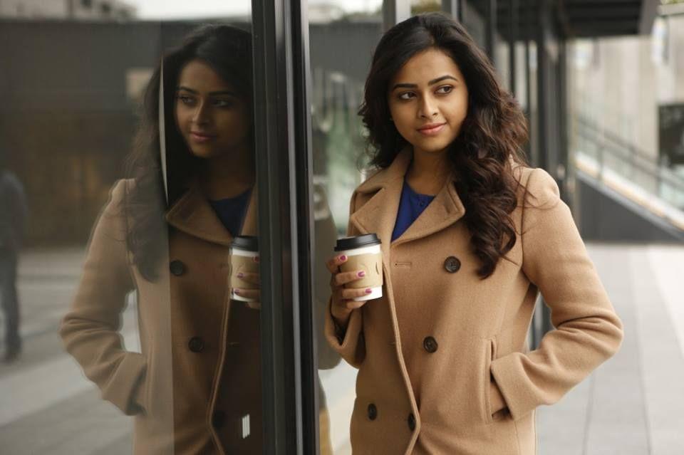 Sri Divya beautiful photos