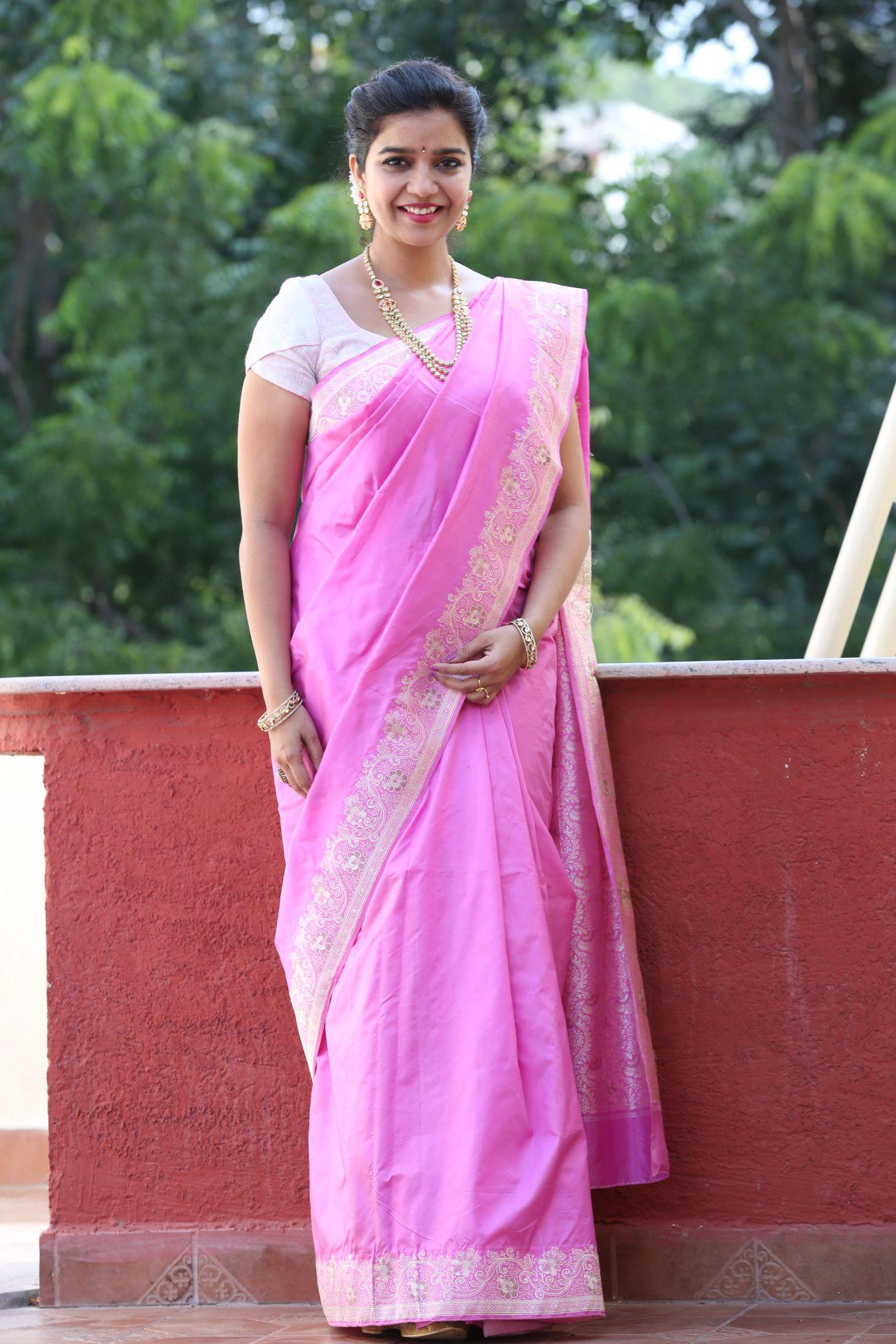 Swathi Pretty Saree Pics