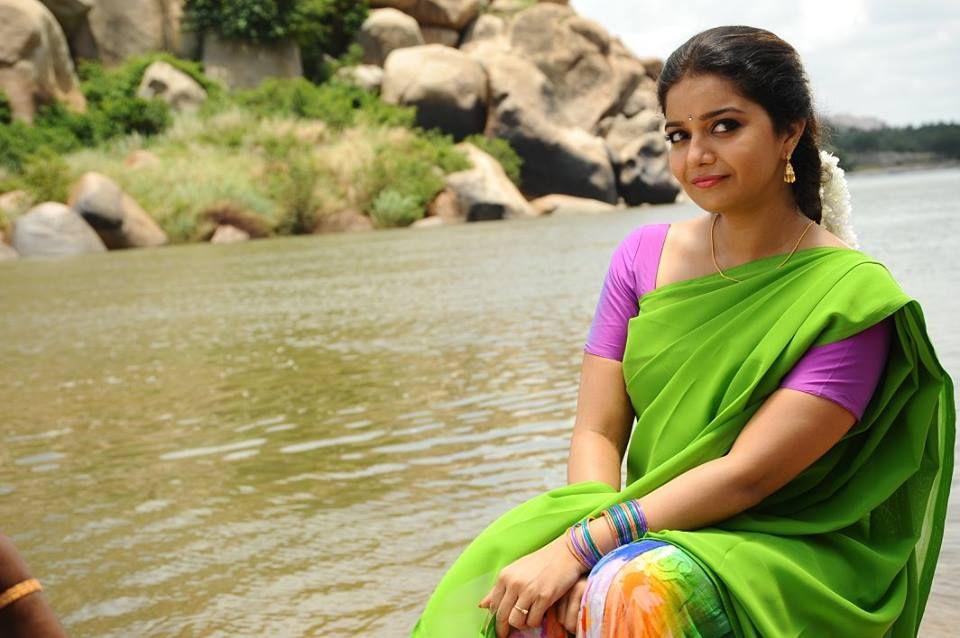 Swathi Reddy Cute Saree Pics