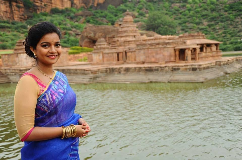 Swathi Reddy Cute Saree Pics