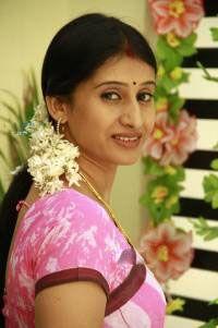 serial actress meena kumari hot