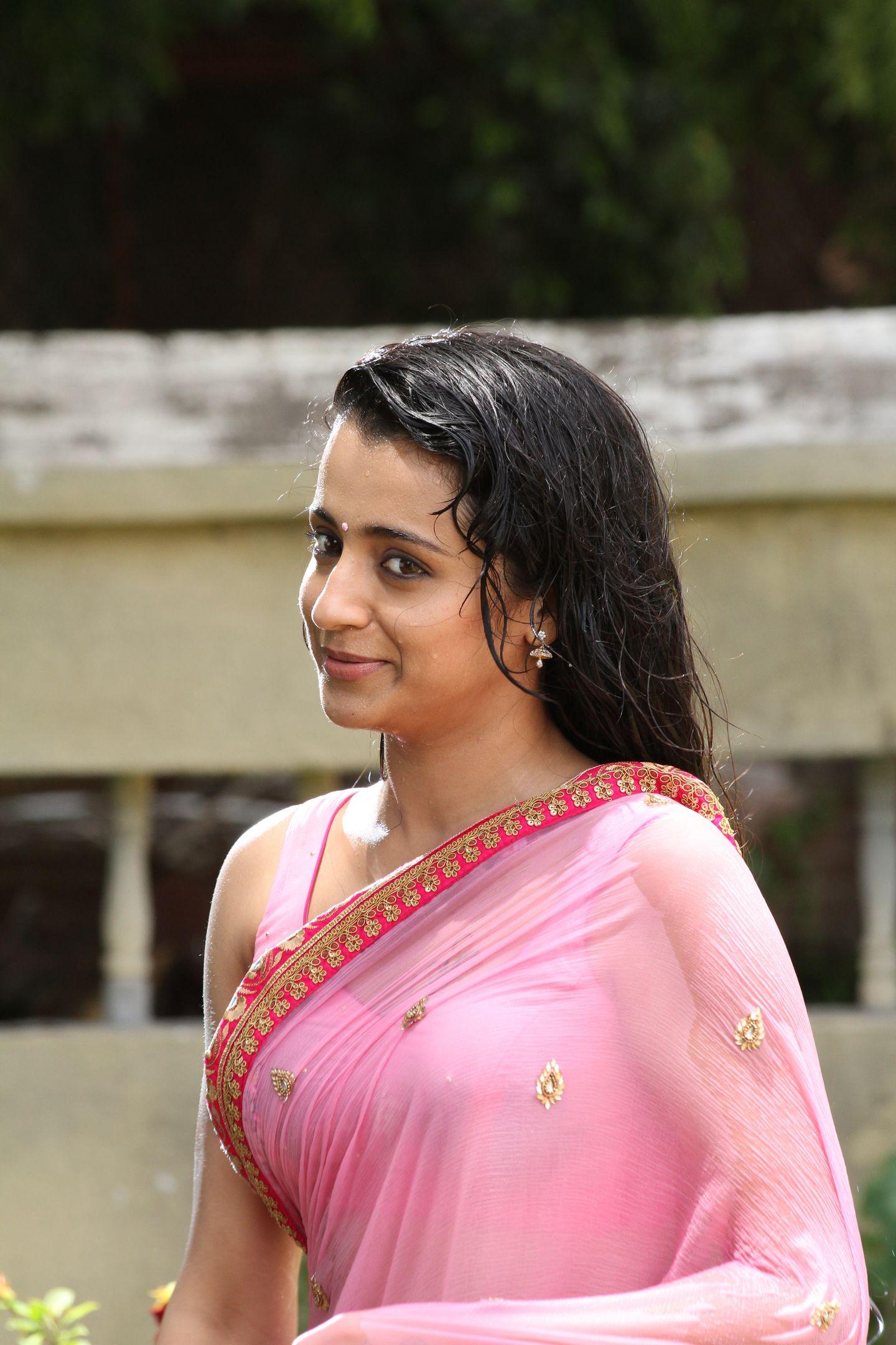 Trisha Wet Saree Hot Images