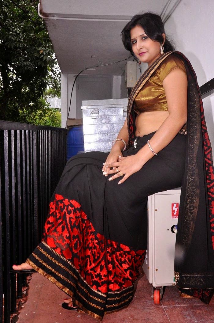 TV Serial Hot Aunty Rare Photos