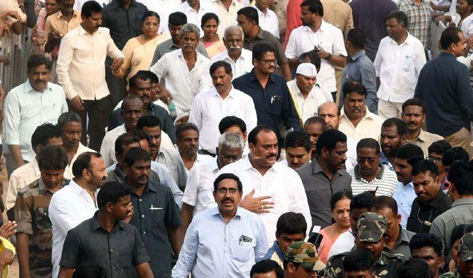 Celebrities at Gali Muddu Krishnama Naidu Condolence Photos