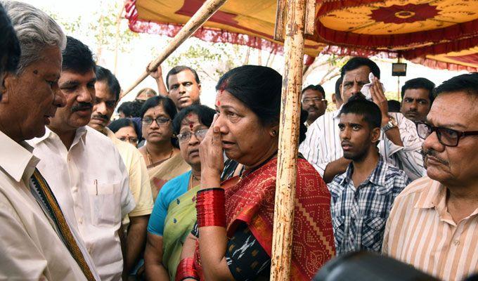 Celebrities at Gali Muddu Krishnama Naidu Condolence Photos