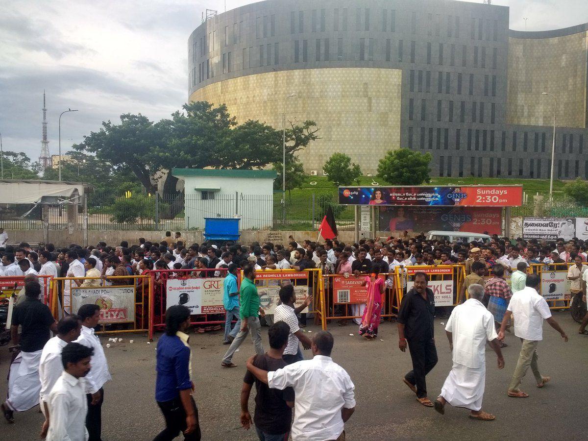 Celebs Pays last respects to former Tamil Nadu CM Karunanidhi