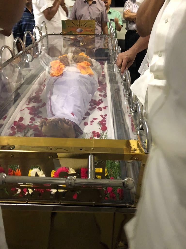 Celebs Pays last respects to former Tamil Nadu CM Karunanidhi