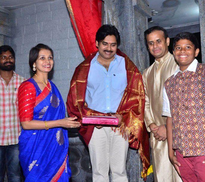 Pawan Kalyan Visits Andhra Prabha Ganesh Pooja Photos